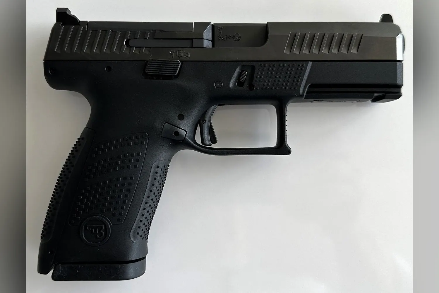 CZ P-10 C, prawa strona